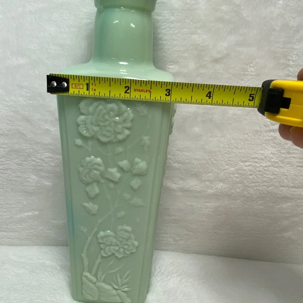 VTG 1972 Jim Beam Empty Jadeite Green Milk Glass Decanter Vase Barware Man‎ Cave